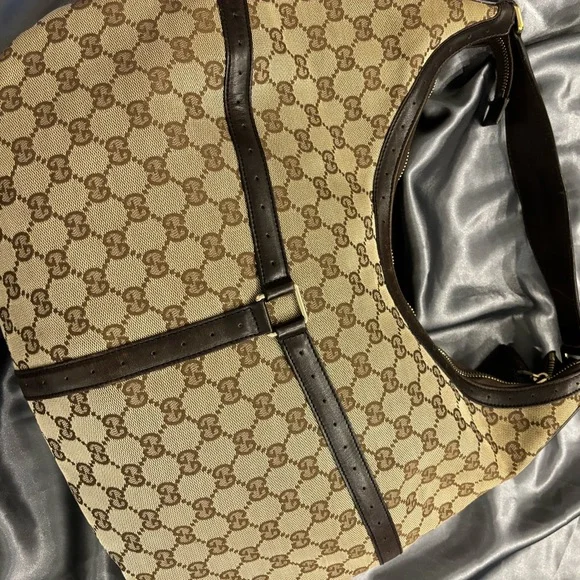 Gucci Hobo Shoulder Bag - Picture 3 of 12